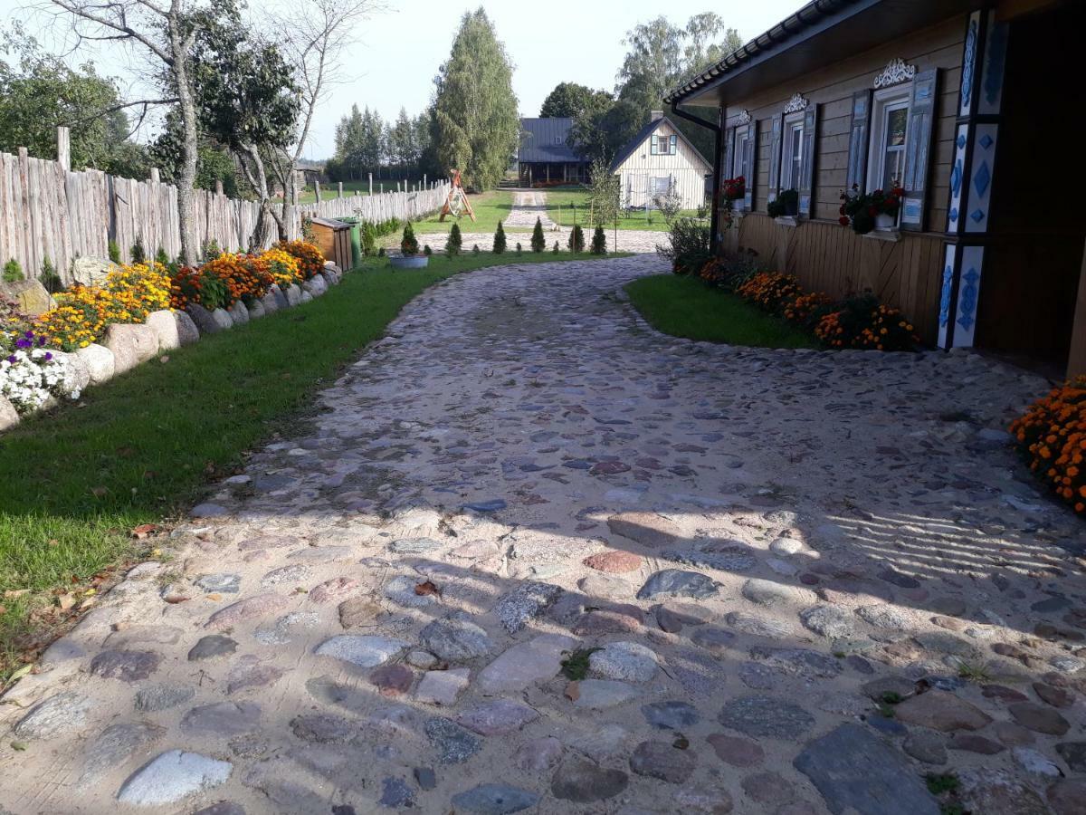 Siedlisko Swojskie Klimaty Trzescianka Exterior foto